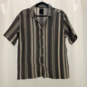 Casual Striped Button-Down Shirt in Black and White